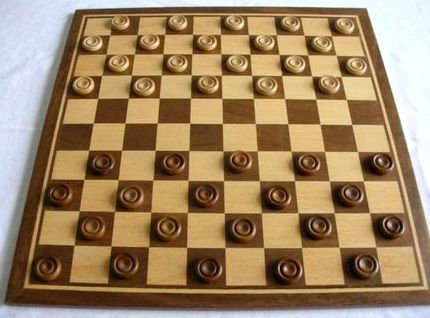 Международные шашки играть с компьютером
